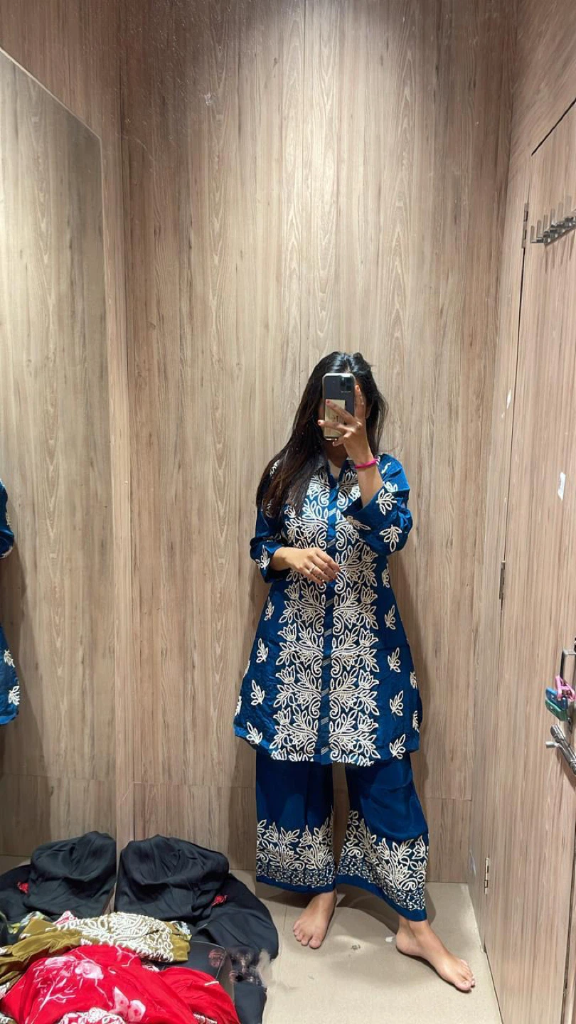 Embroidered Kurti and Pant Set - photo 4