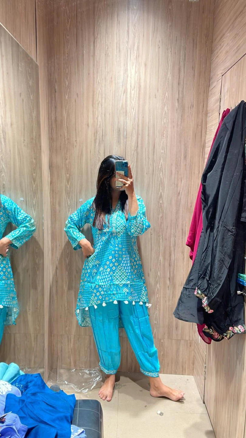 Embroidered Kurti and Pant Set - photo 3