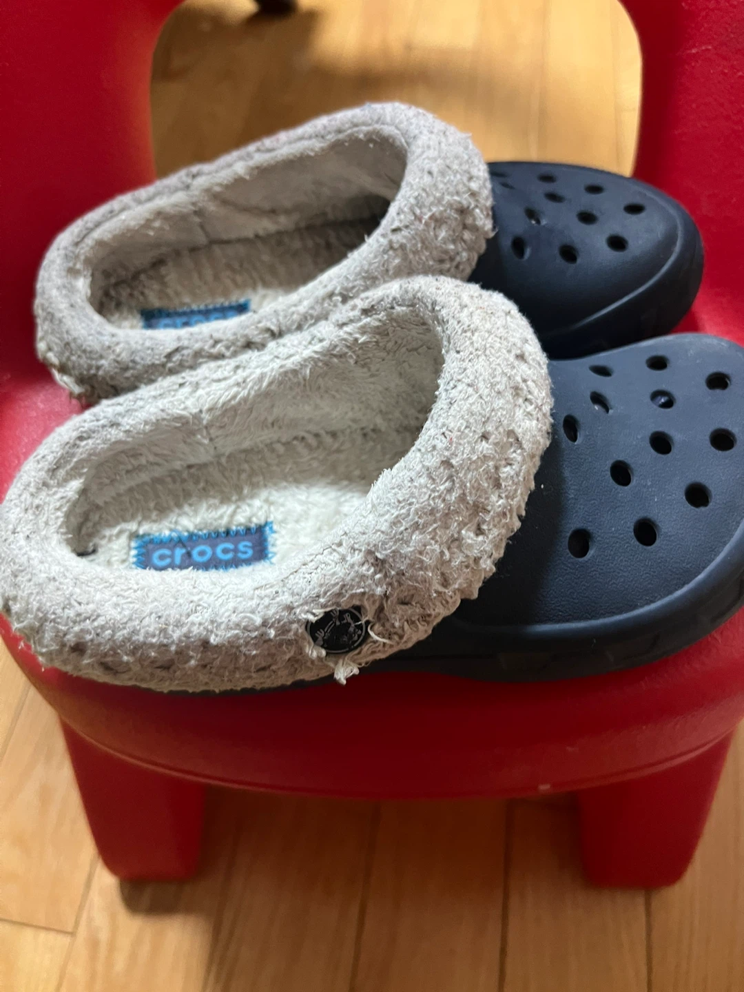 Crocs Lined Clogs Size J2 - photo 2