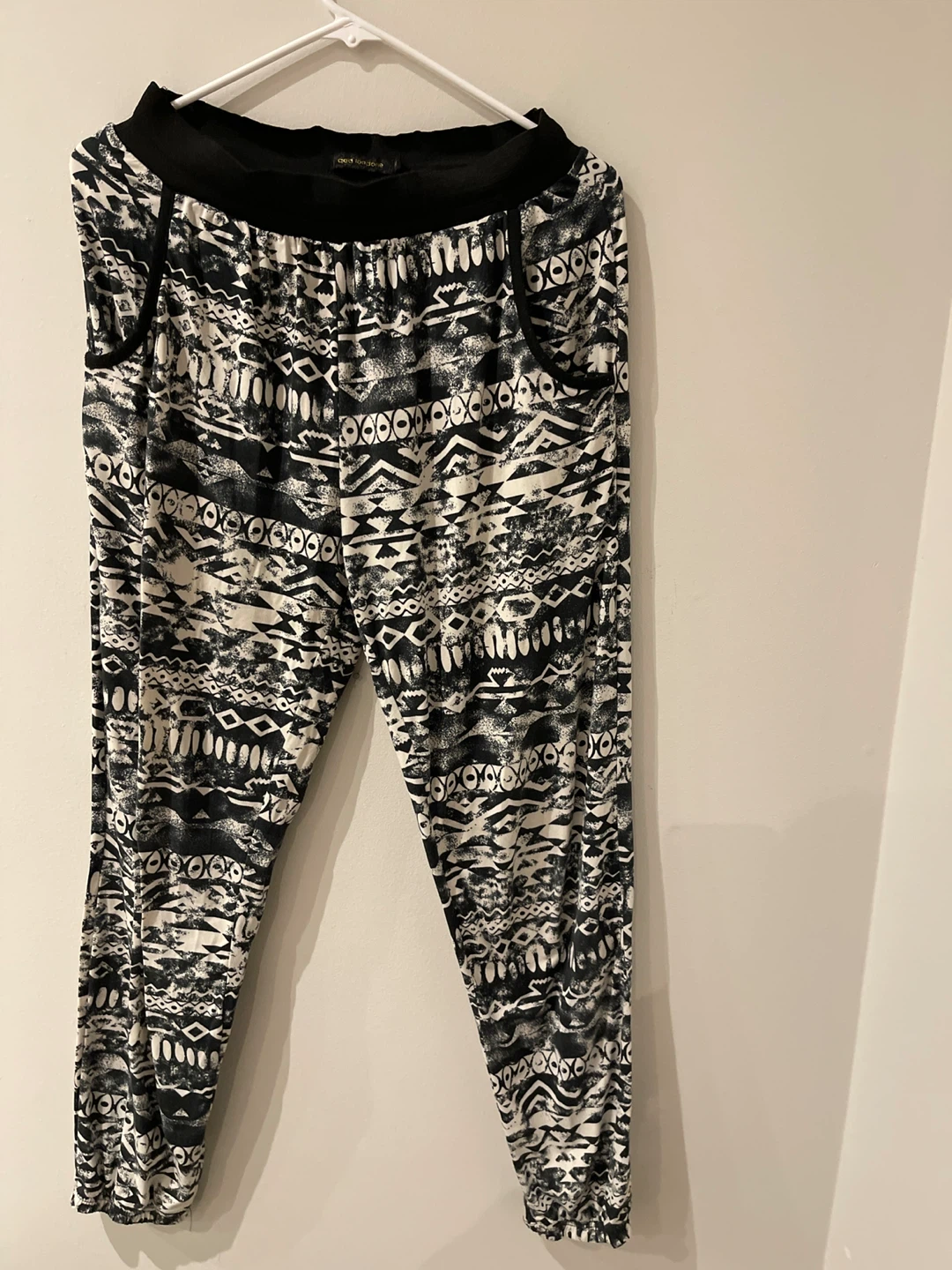 Women's Black and White Patterned Harem Pants