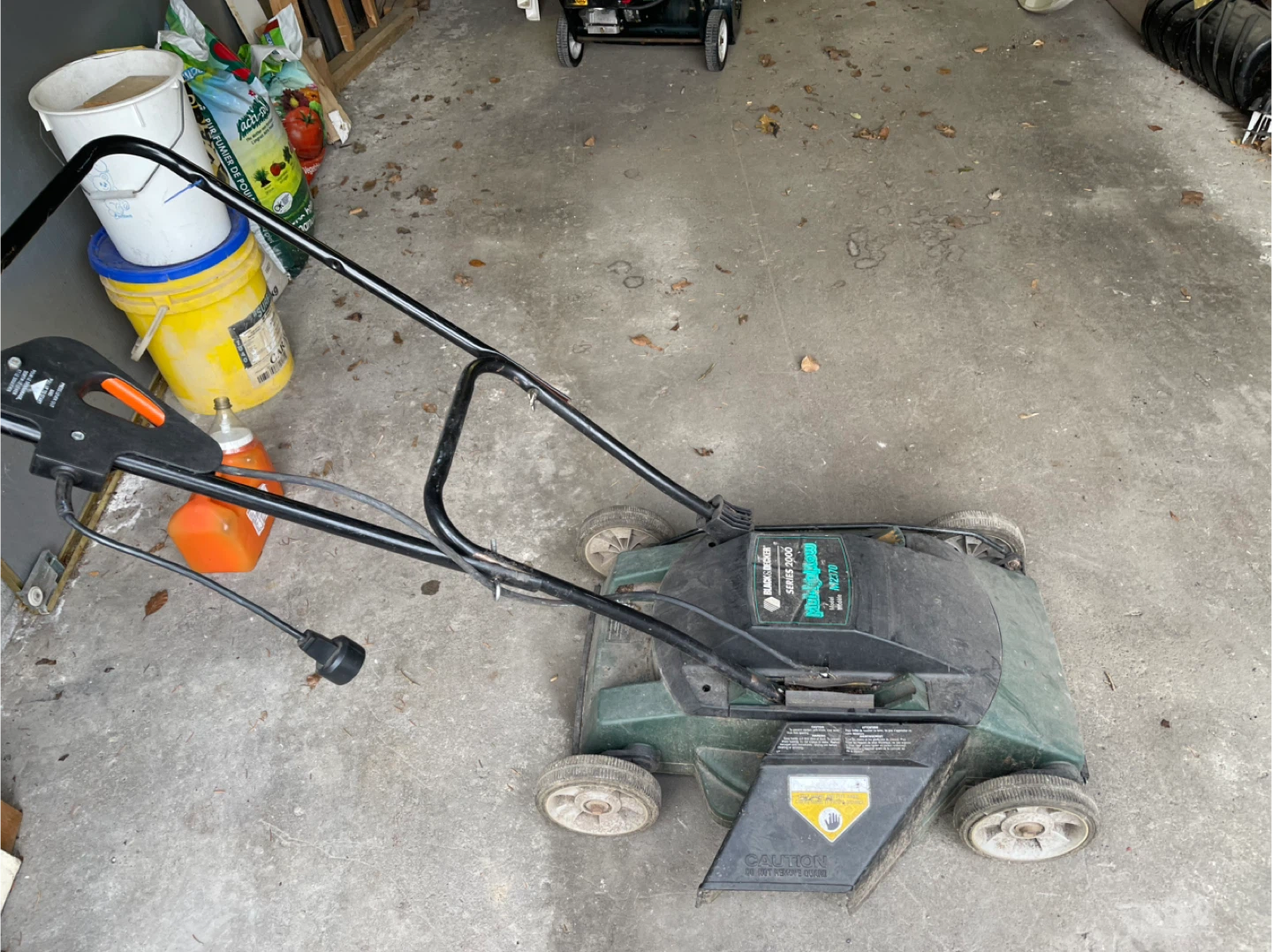 Black & Decker Mulch 'n Mow Electric Mower - photo 2