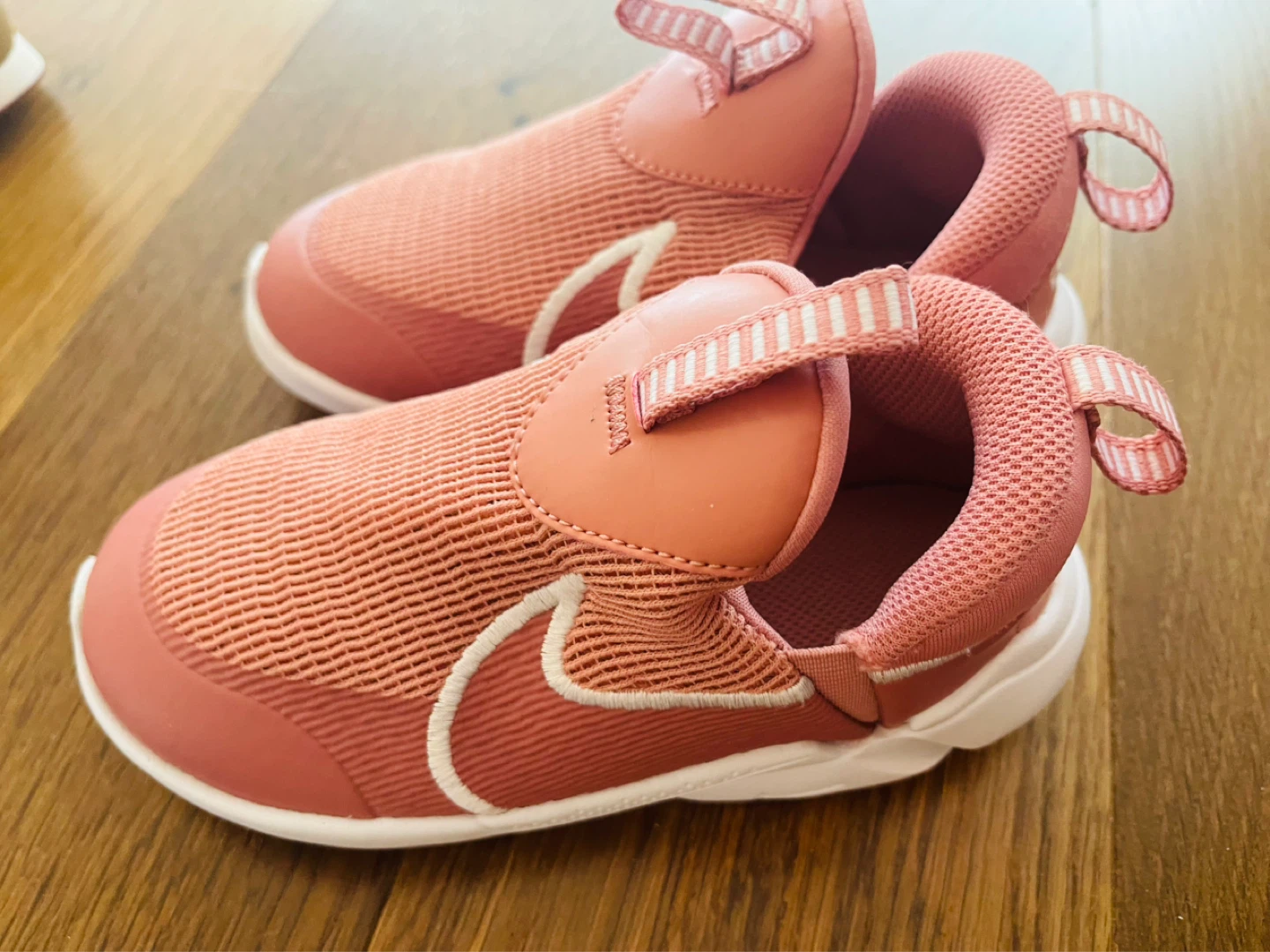 Brand NEW Nike Kids Sneaker - photo 2