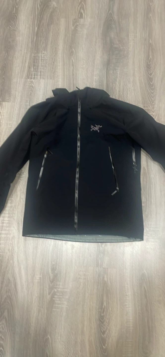 Arc'teryx Men's beta sl Medium Jacket