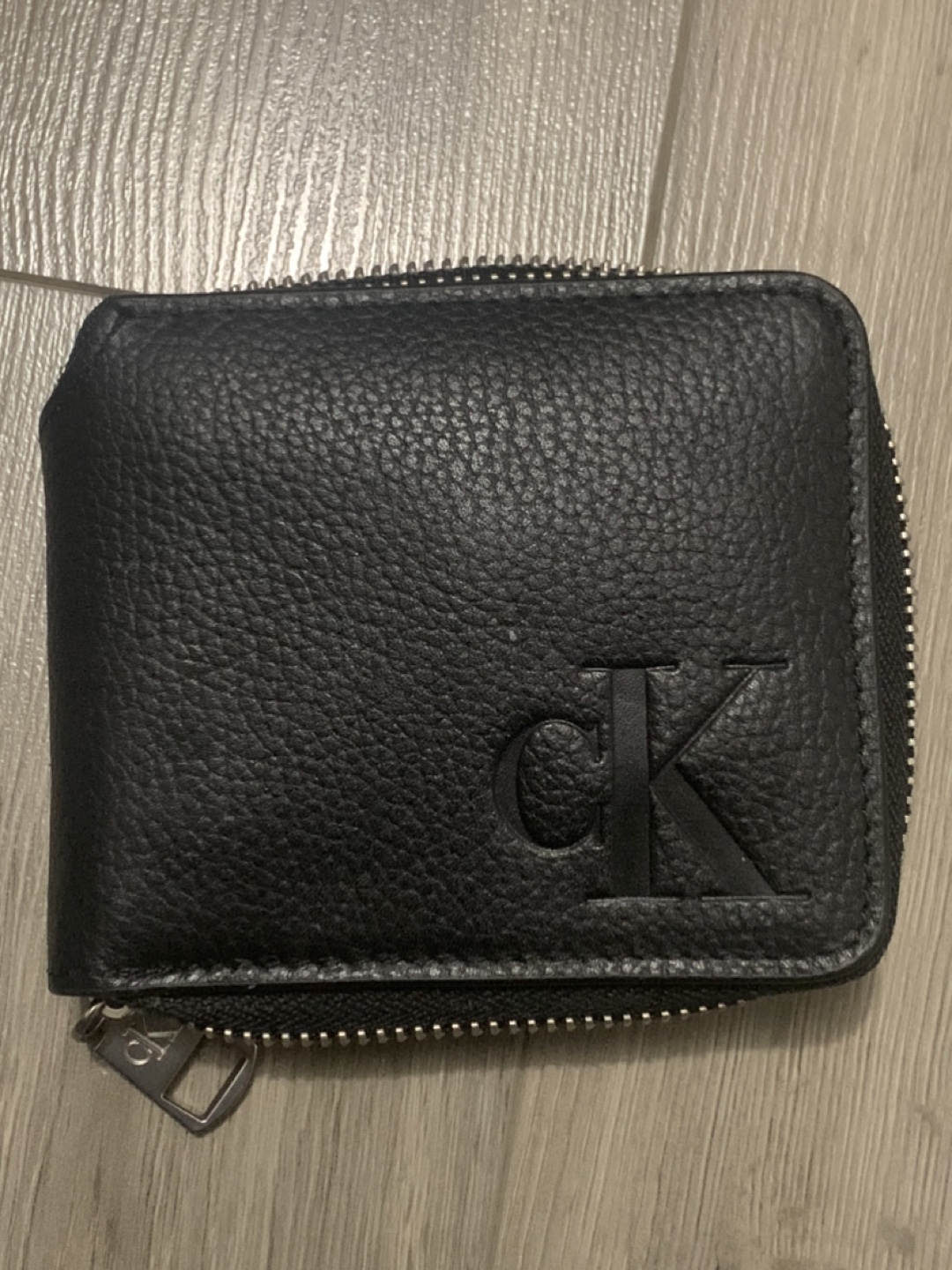 NEW CALVIN KLEIN ZIP WALLET