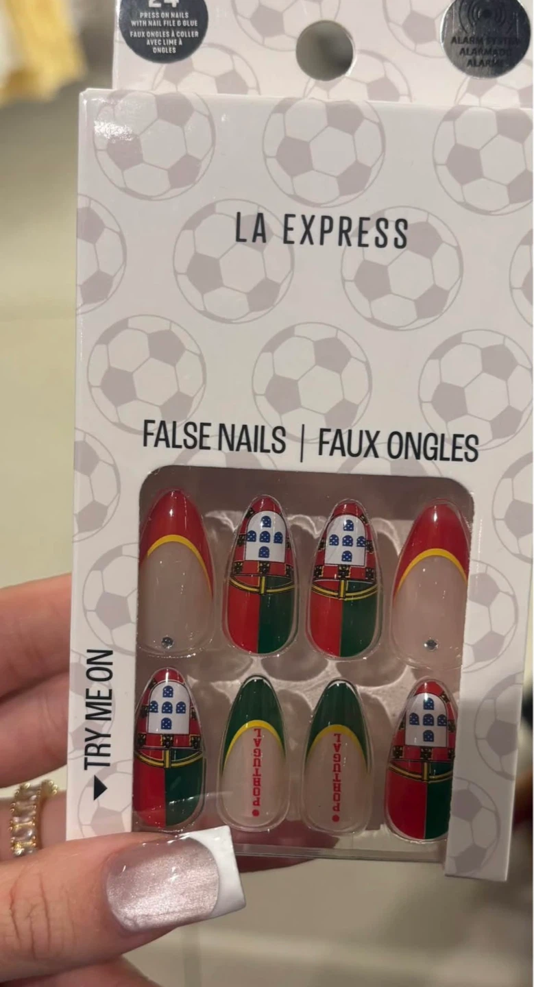 LAST PAIR  False Nails - Portugal Theme