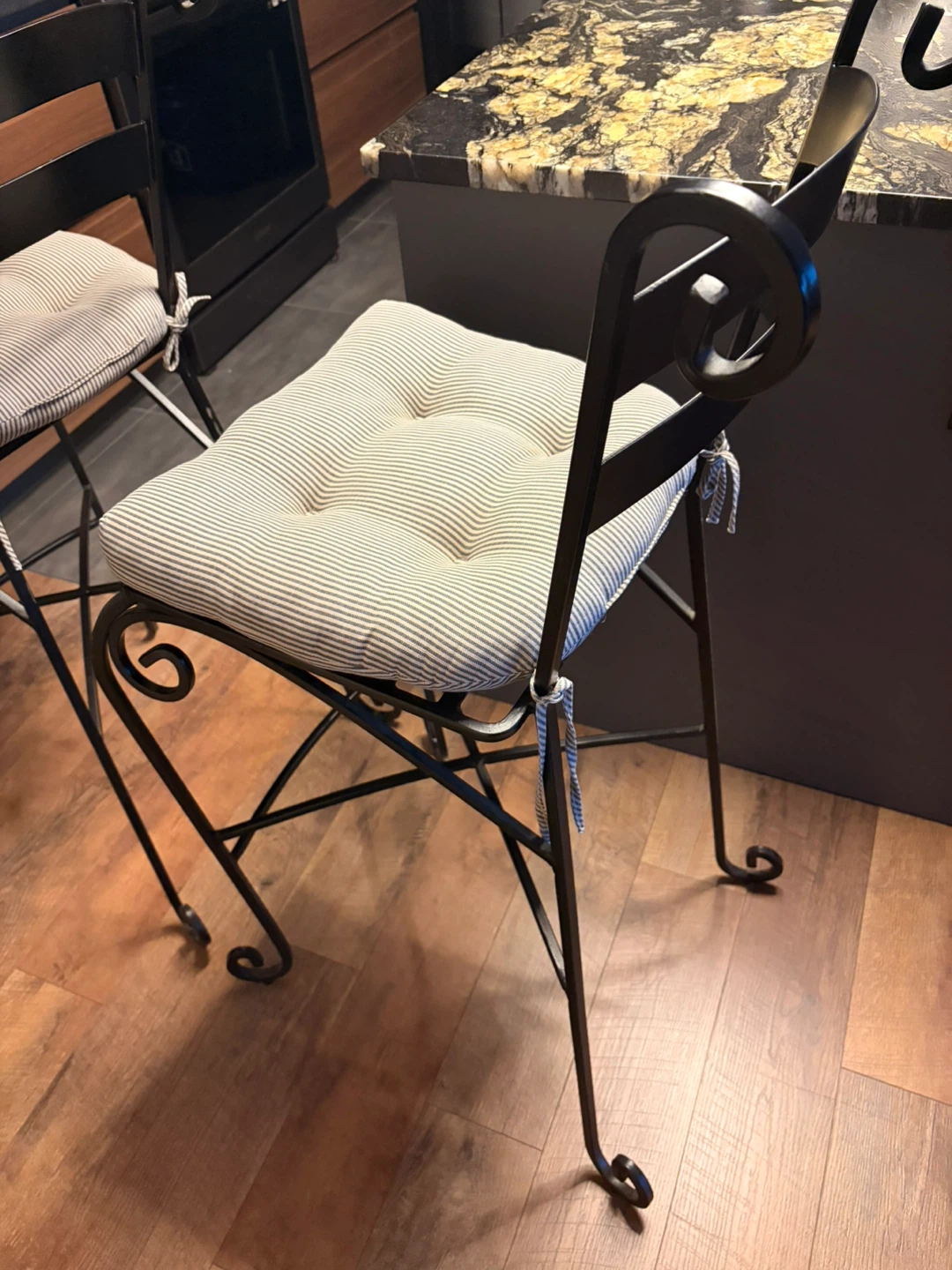 Set of 2 Metal Bar Stools with Cushions