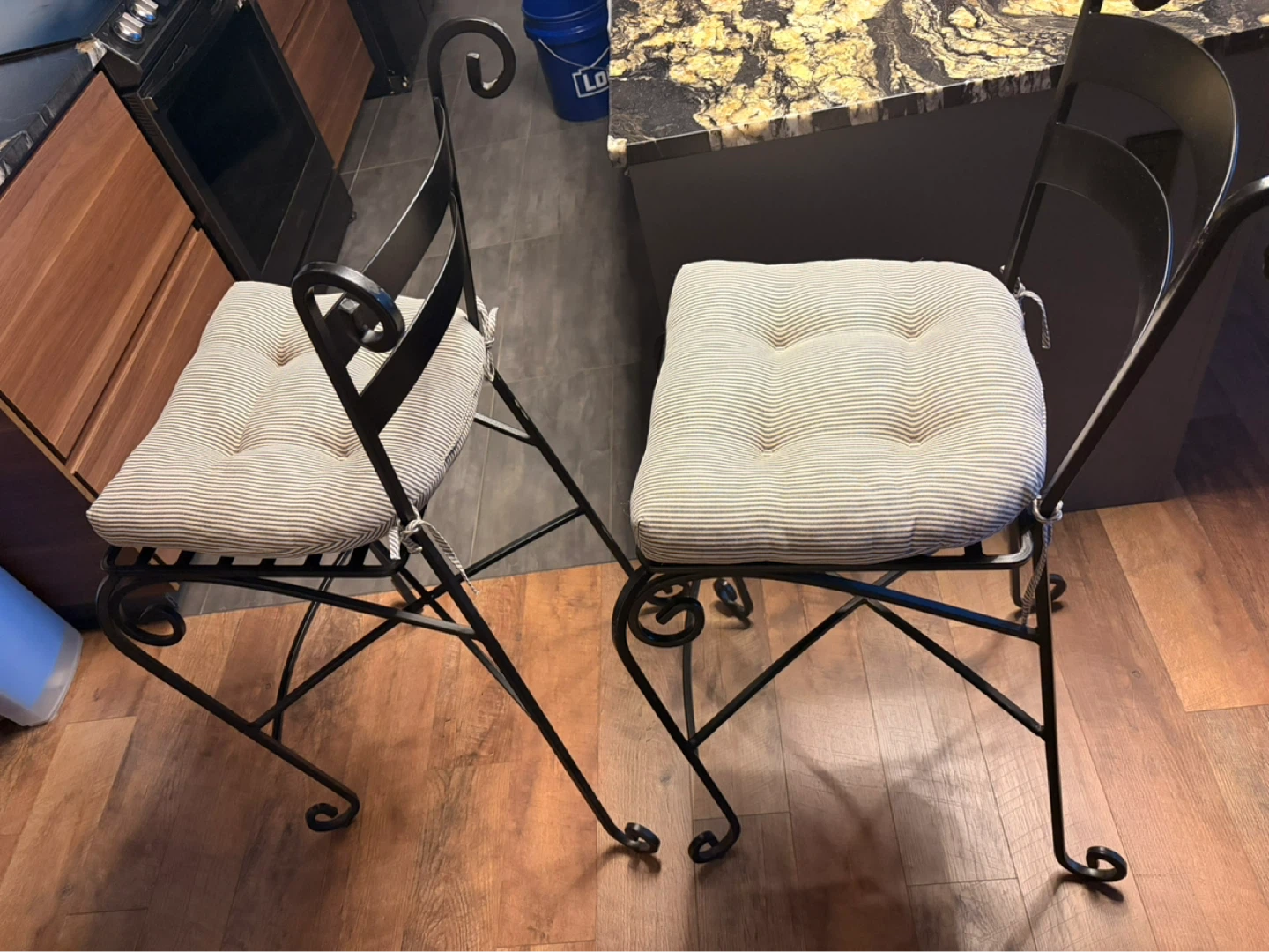 Set of 2 Metal Bar Stools with Cushions - photo 3