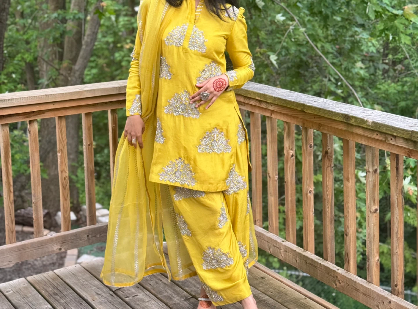 Hand Embroidered Yellow Suit - photo 2