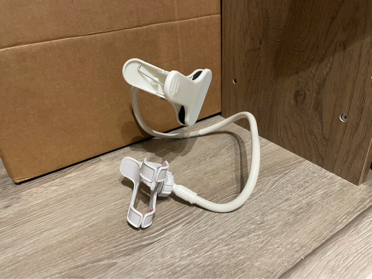 Adjustable Phone Holder Clip - photo 2