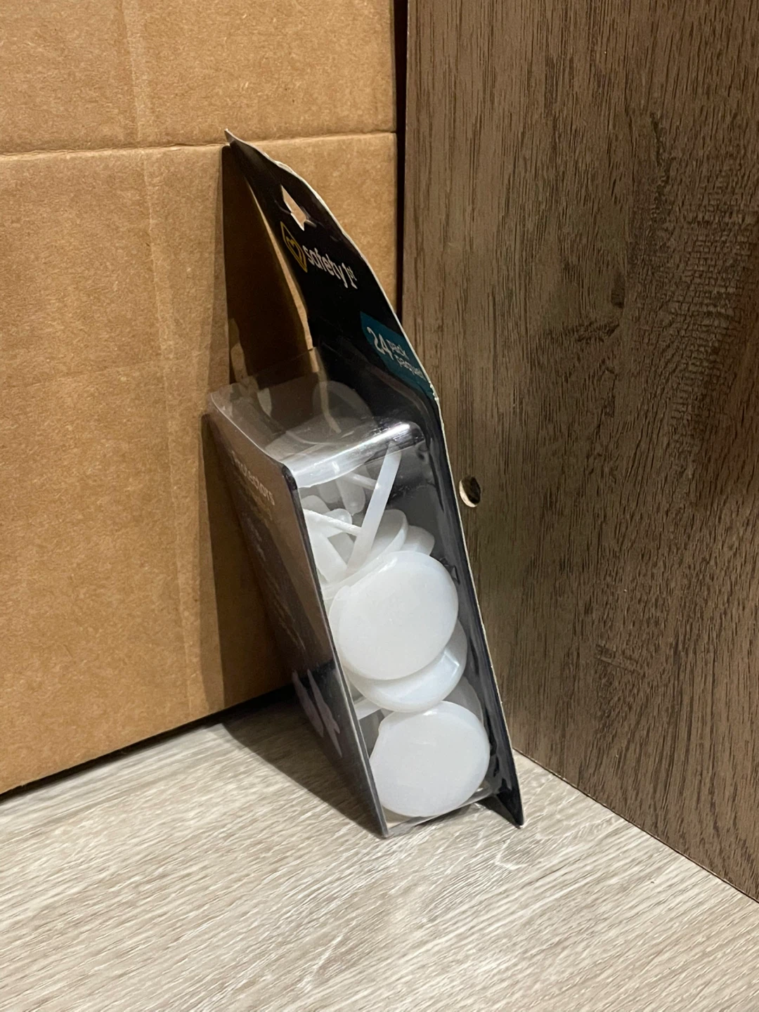 Safety 1st Plug Protectors - box of 24 - photo 2