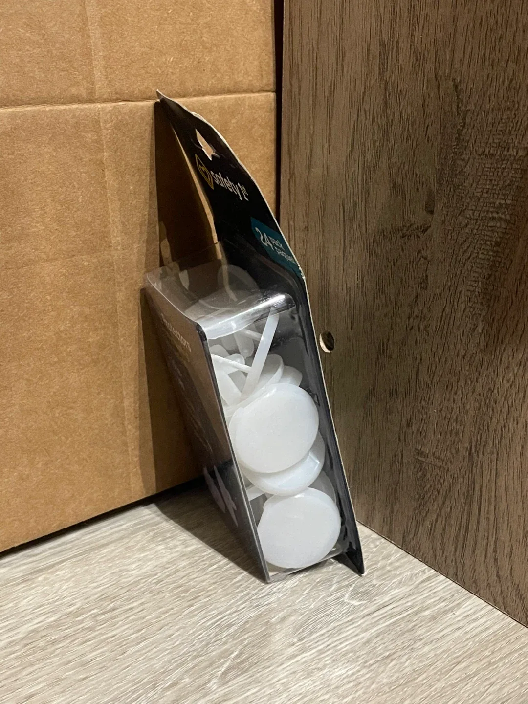 Safety 1st Plug Protectors - box of 24 - photo 2