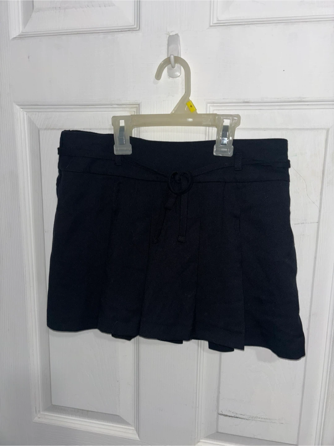 Abercrombie Black Pleated Skirt with Belt -Size small - photo 2