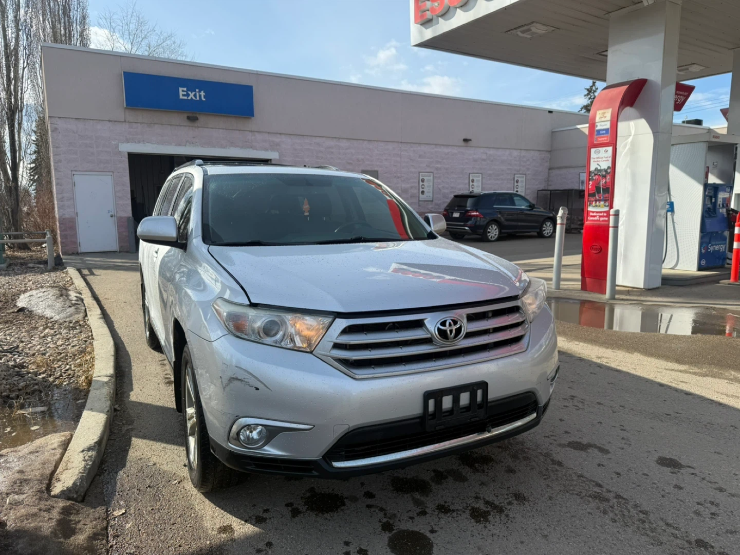 Silver Toyota Highlander SUV