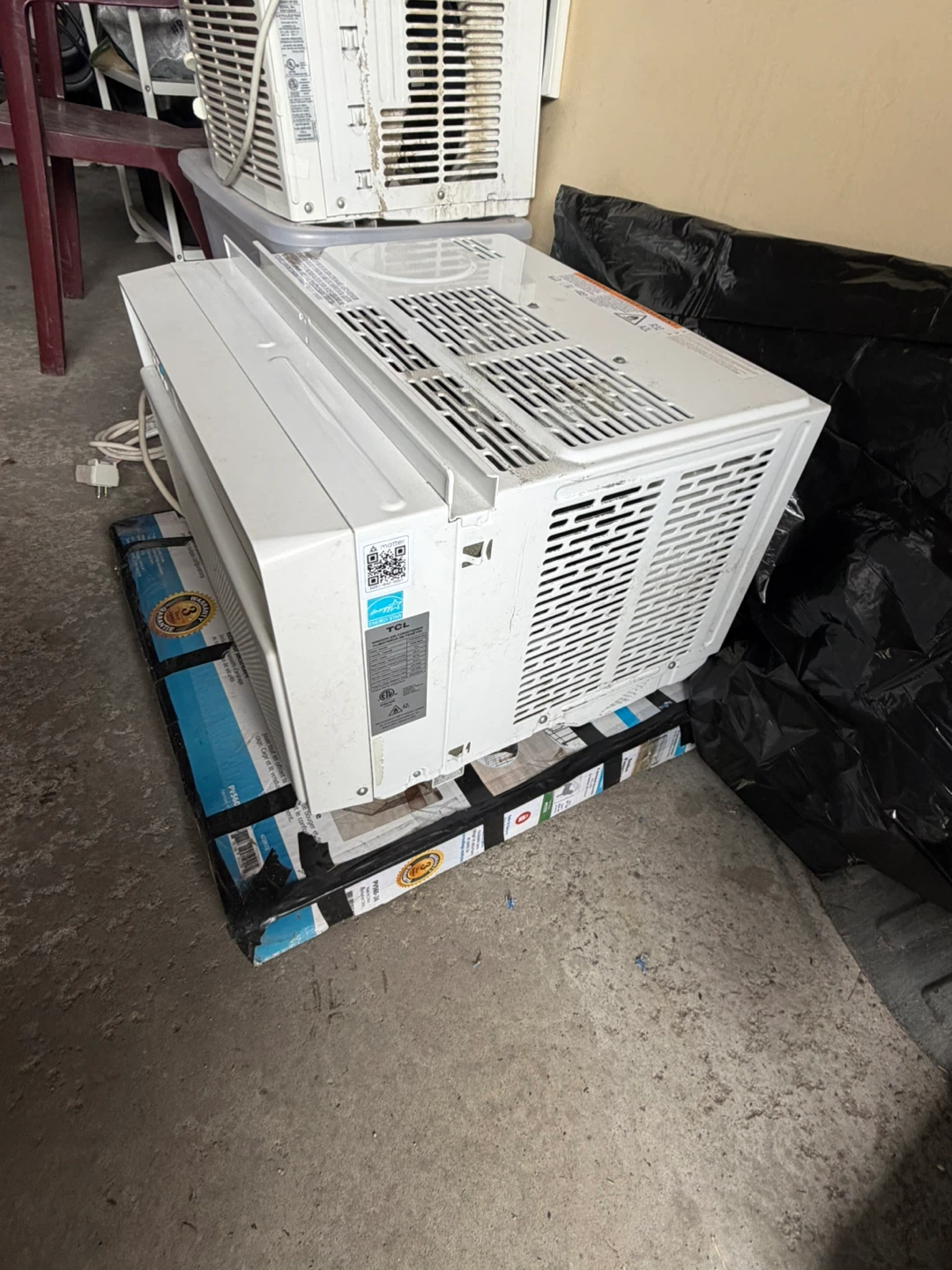 TCL Window Air Conditioner - photo 2