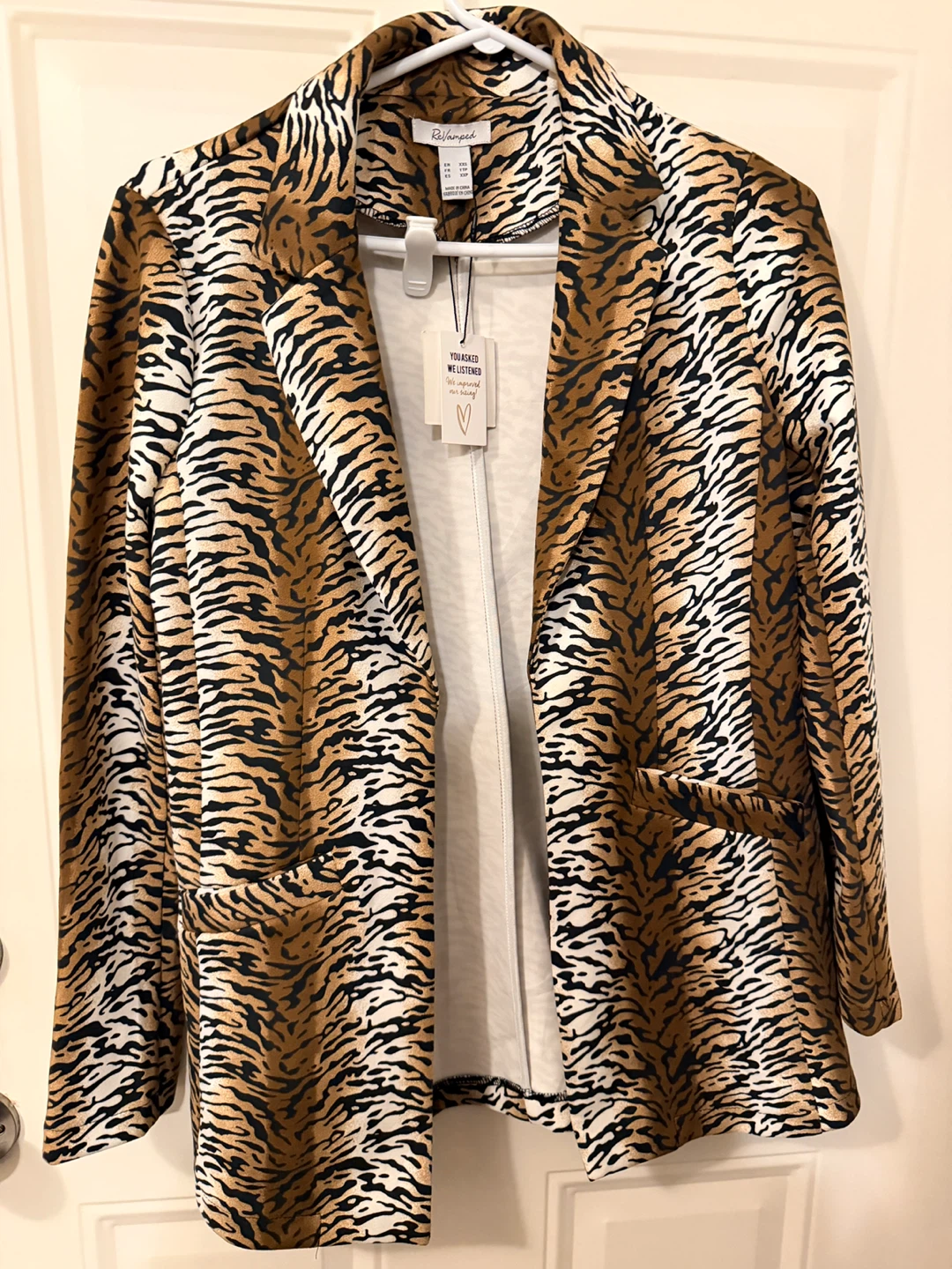 Brand new Tiger Print Blazer size S/M - photo 3