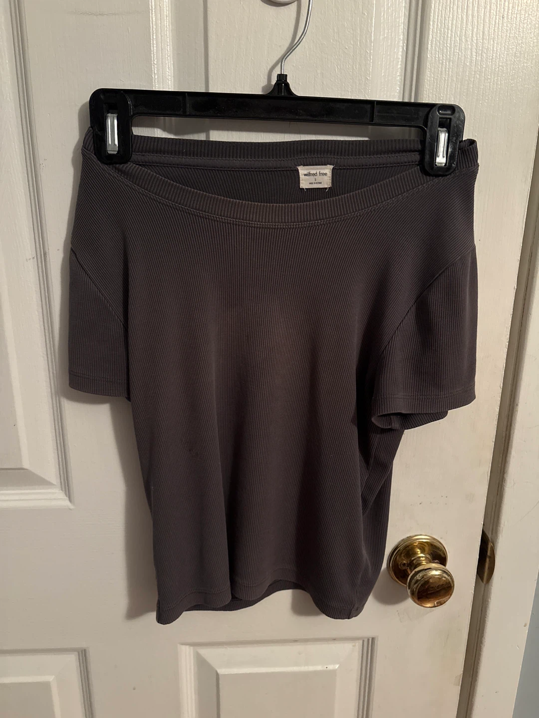 Women size small Wilfred Free Ribbed T-Shirt
