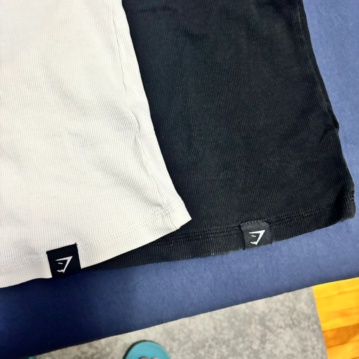 Gymshark Tank Tops (2 Pack) - Black & White - Size L - photo 2