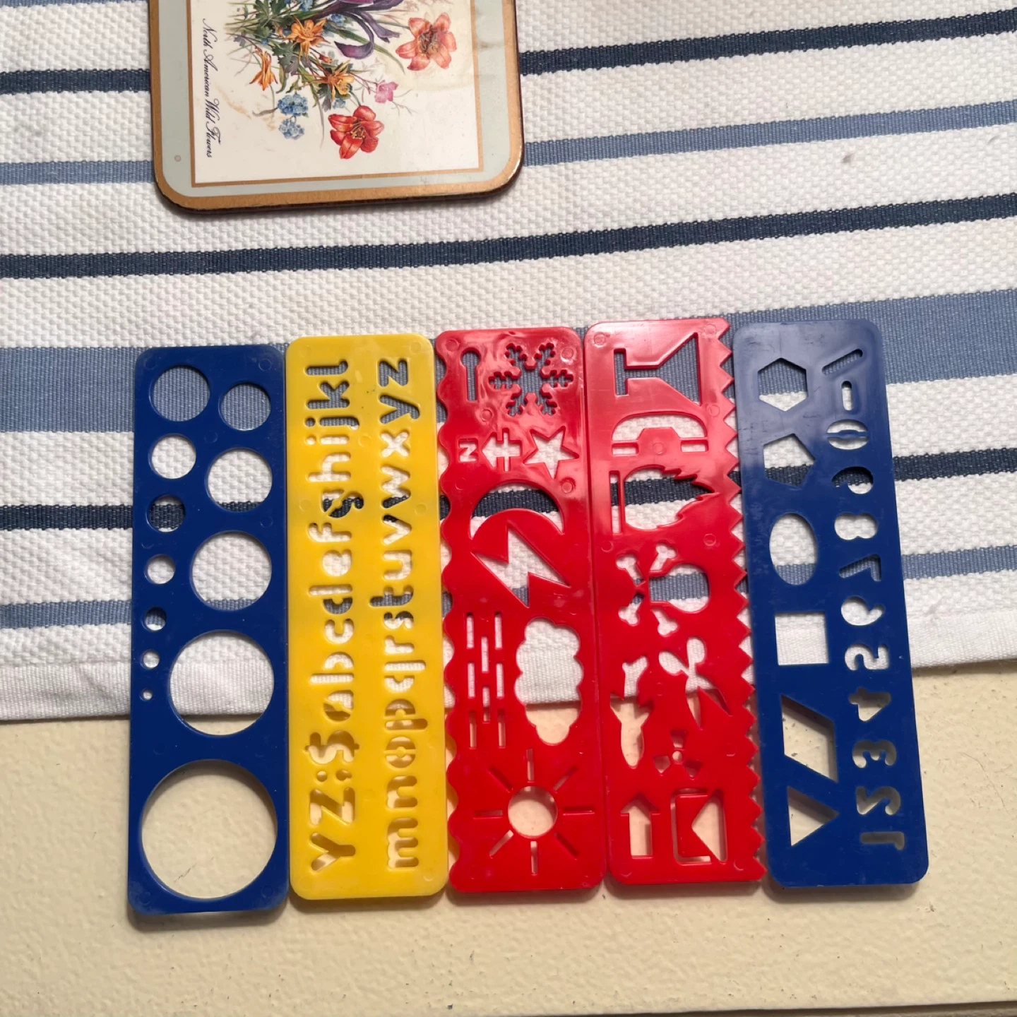 Troll Stencil Case with Assorted Stencils - photo 2