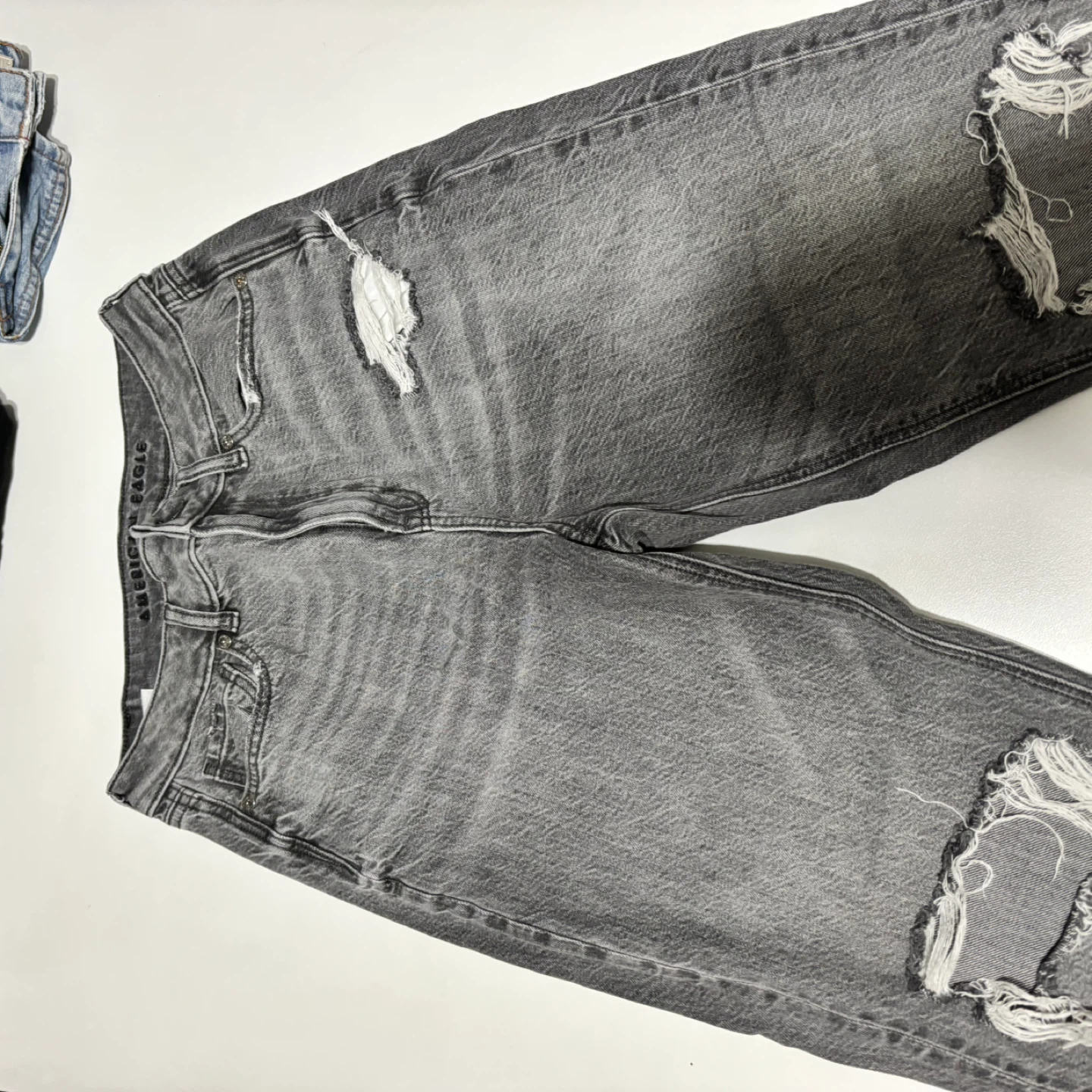 American Eagle Grey Ripped Jeans - Size 4