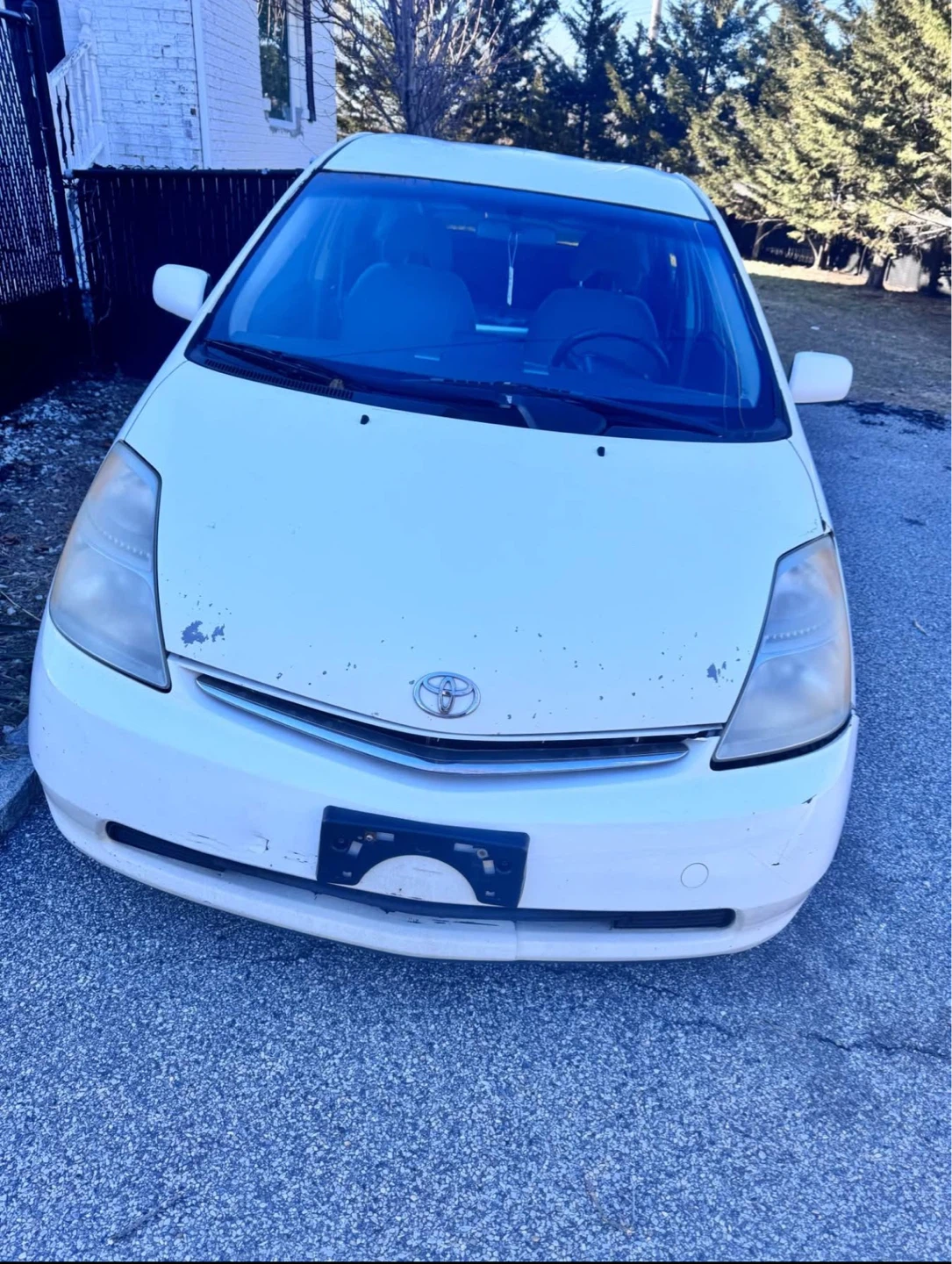 White Toyota Prius