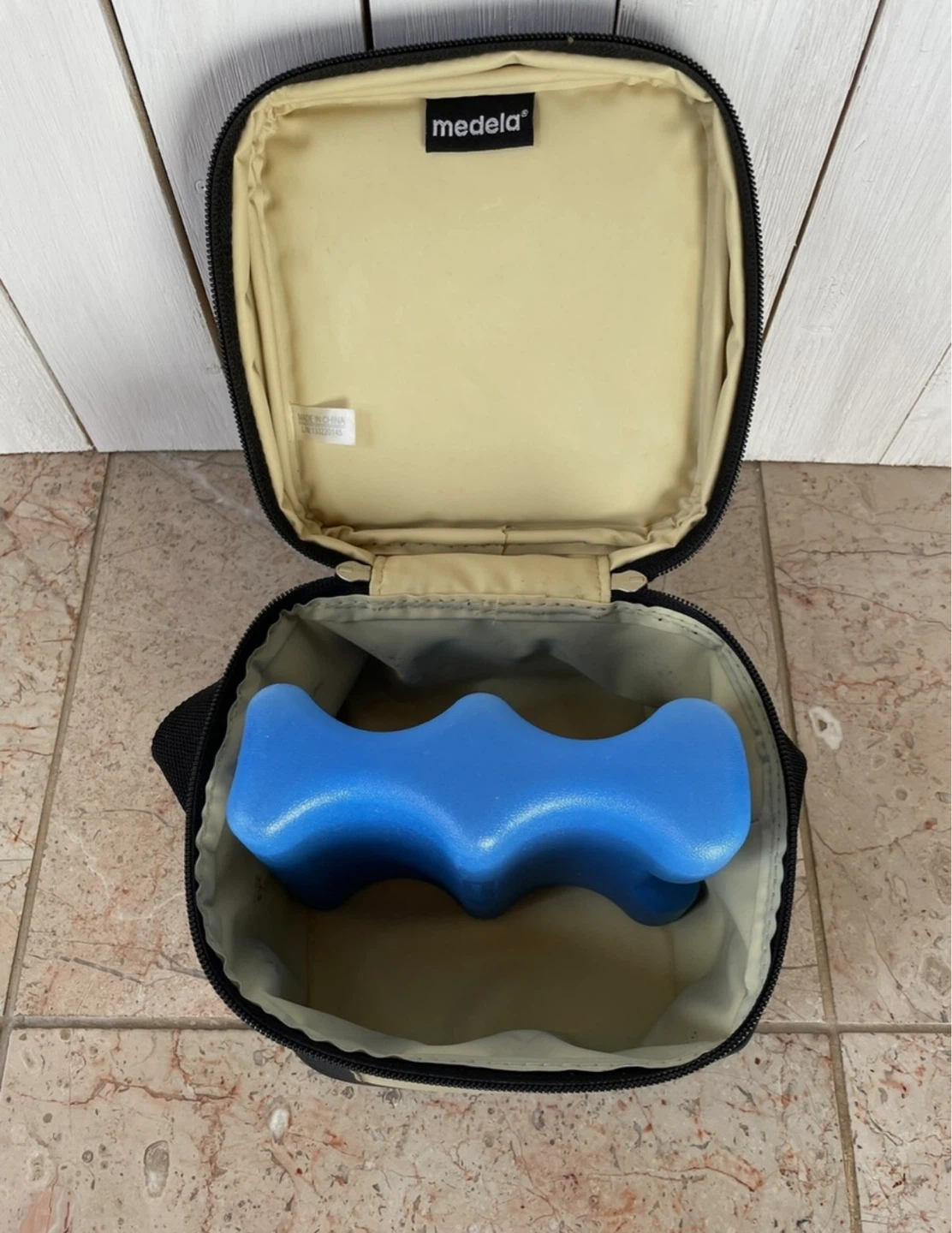 Medela Shoulder Tote Bag for Breast Pump + Cooler with Ice Pack - photo 4