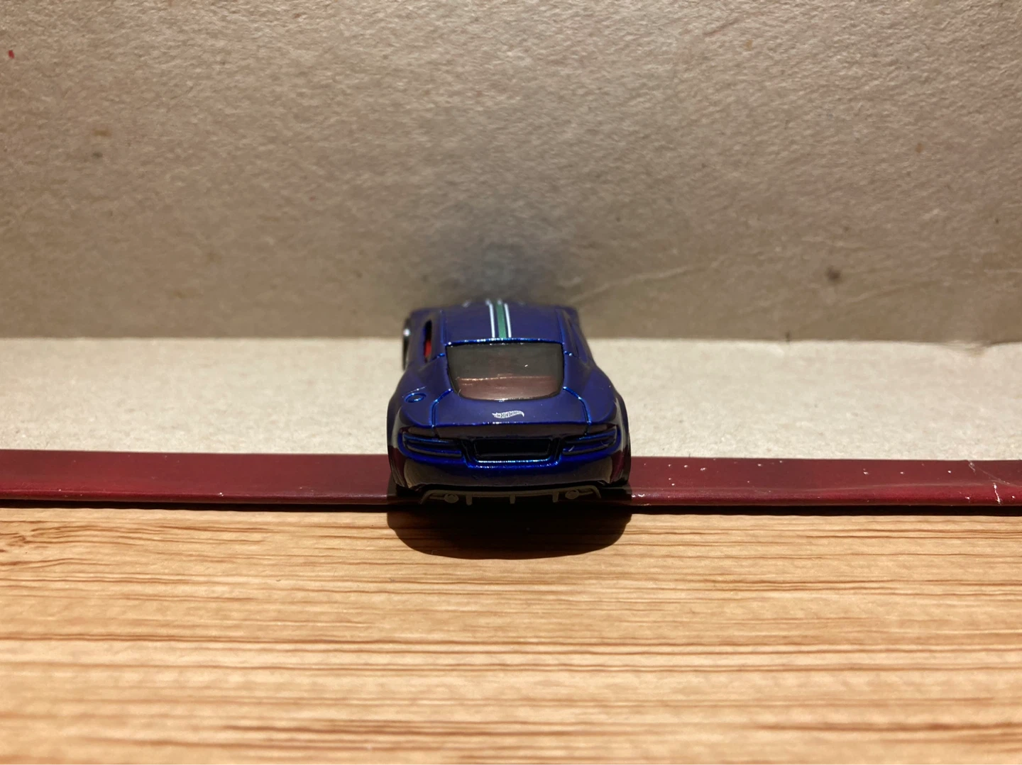 Hot Wheels Loose / Aston Martin DBS / Blue - photo 4