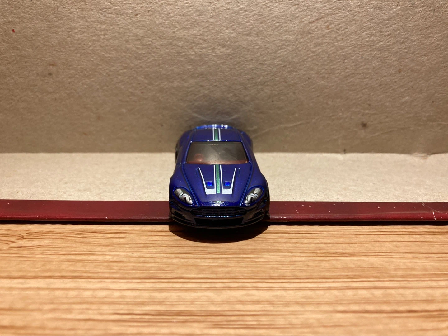 Hot Wheels Loose / Aston Martin DBS / Blue - photo 2