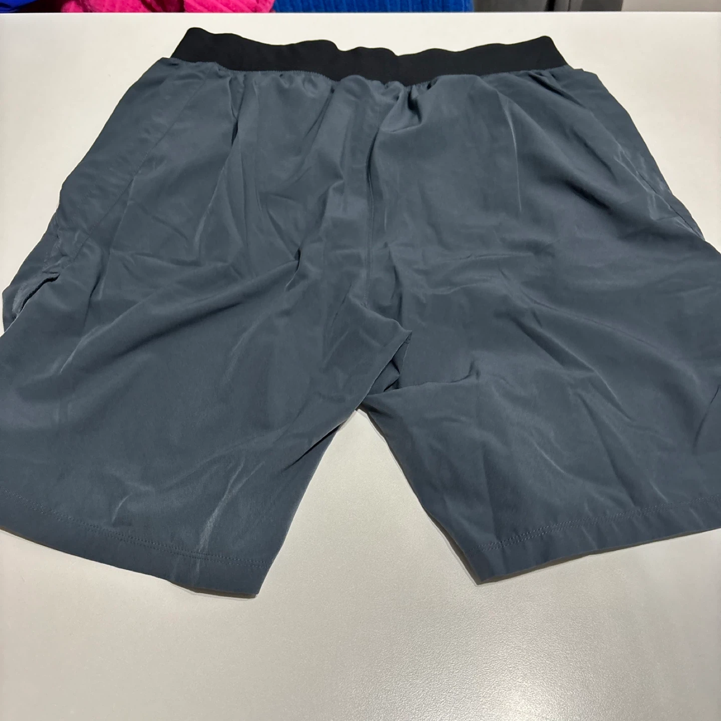Under Armour Men's Grey Athletic Shorts Size LG - photo 4
