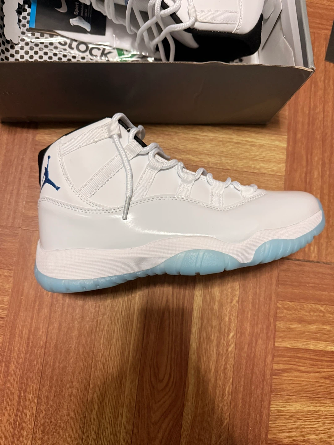 Jordan 11 legend blues