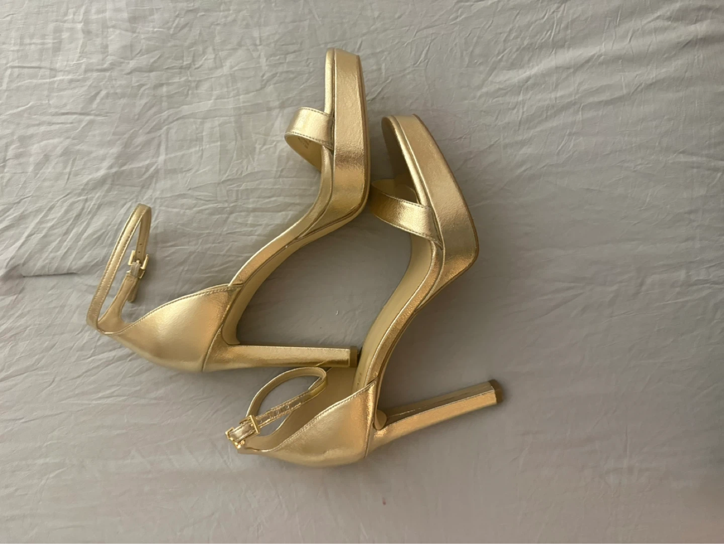 Michael Kors Gold Strappy Heels Size 9 - photo 2