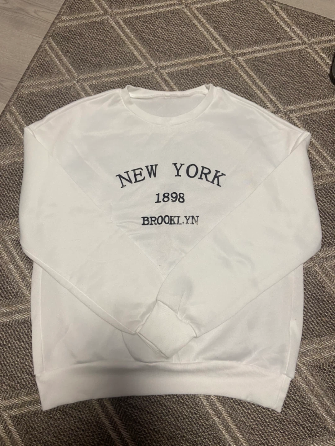 White 'New York Brooklyn 1898' Sweatshirt Size S