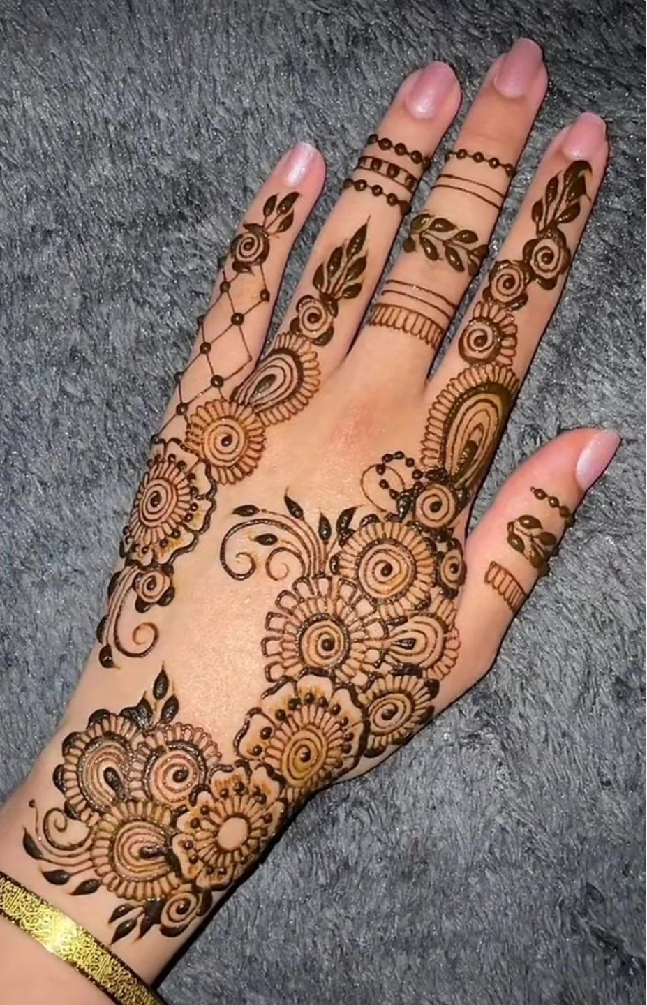 Henna Designs Available anytime 🌙✨ - photo 4