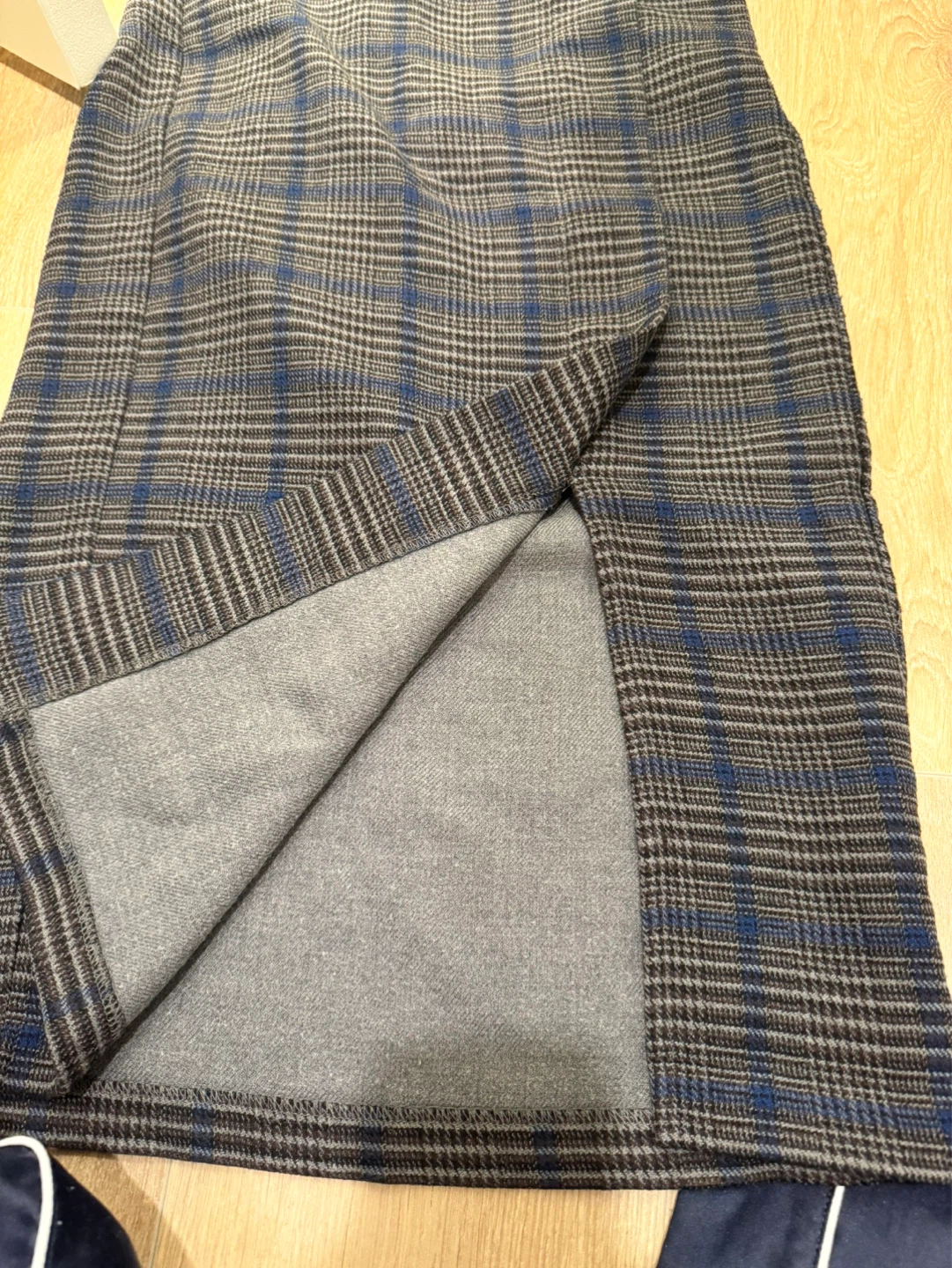 GU Plaid Pencil Skirt Size S - photo 4