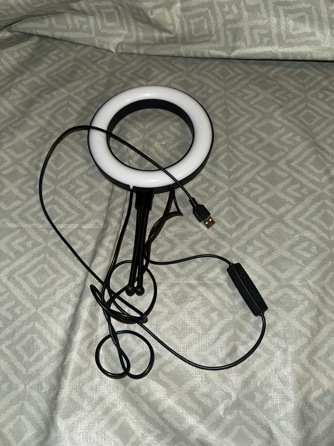 Black LED Ring Light with USB Power - photo 3