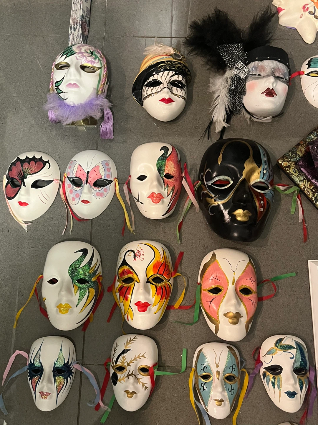Large Collection of Vintage Venetian Masquerade Masks - photo 4