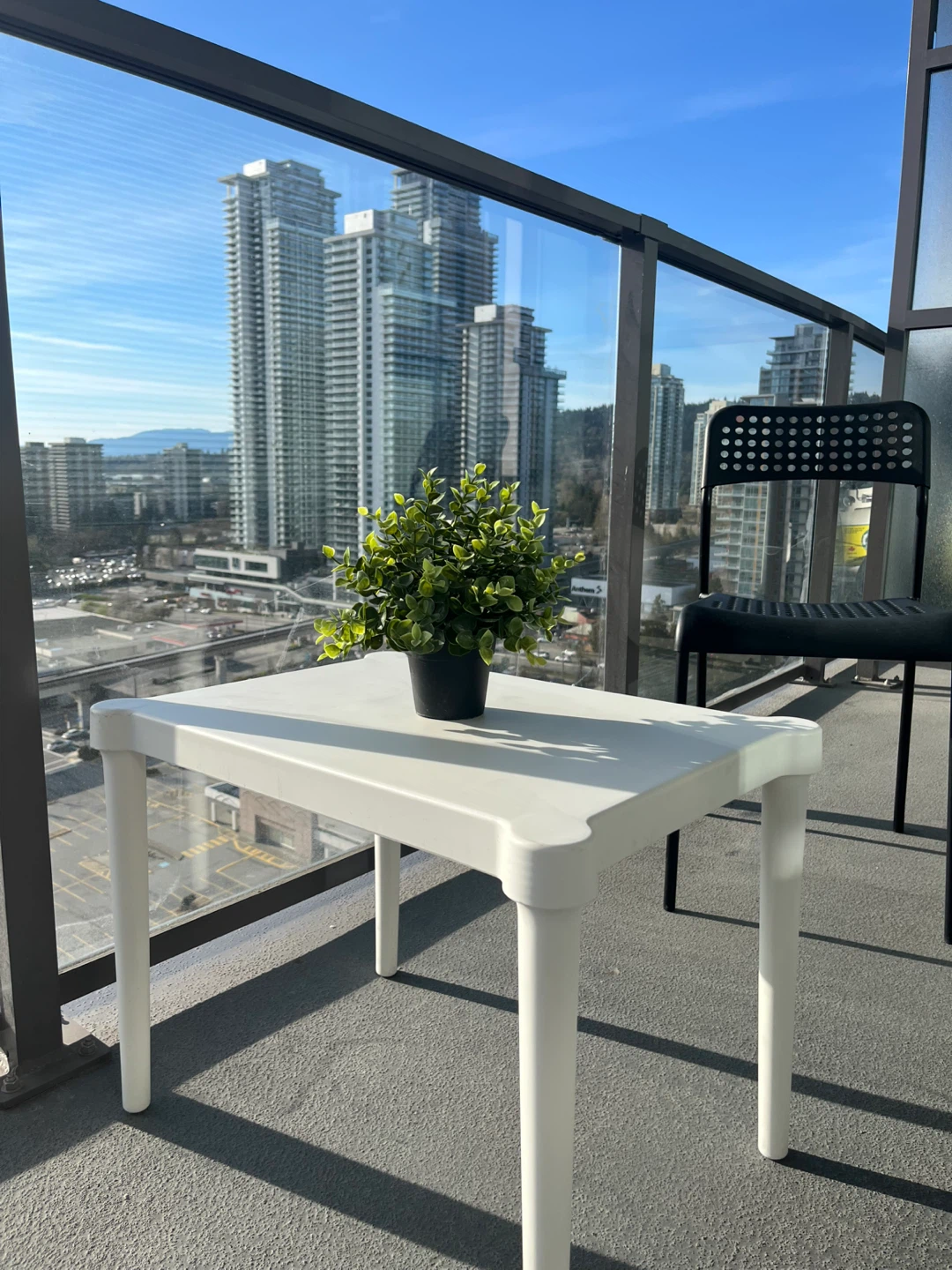 White Side Table and 2 Black Chairs Set - photo 3