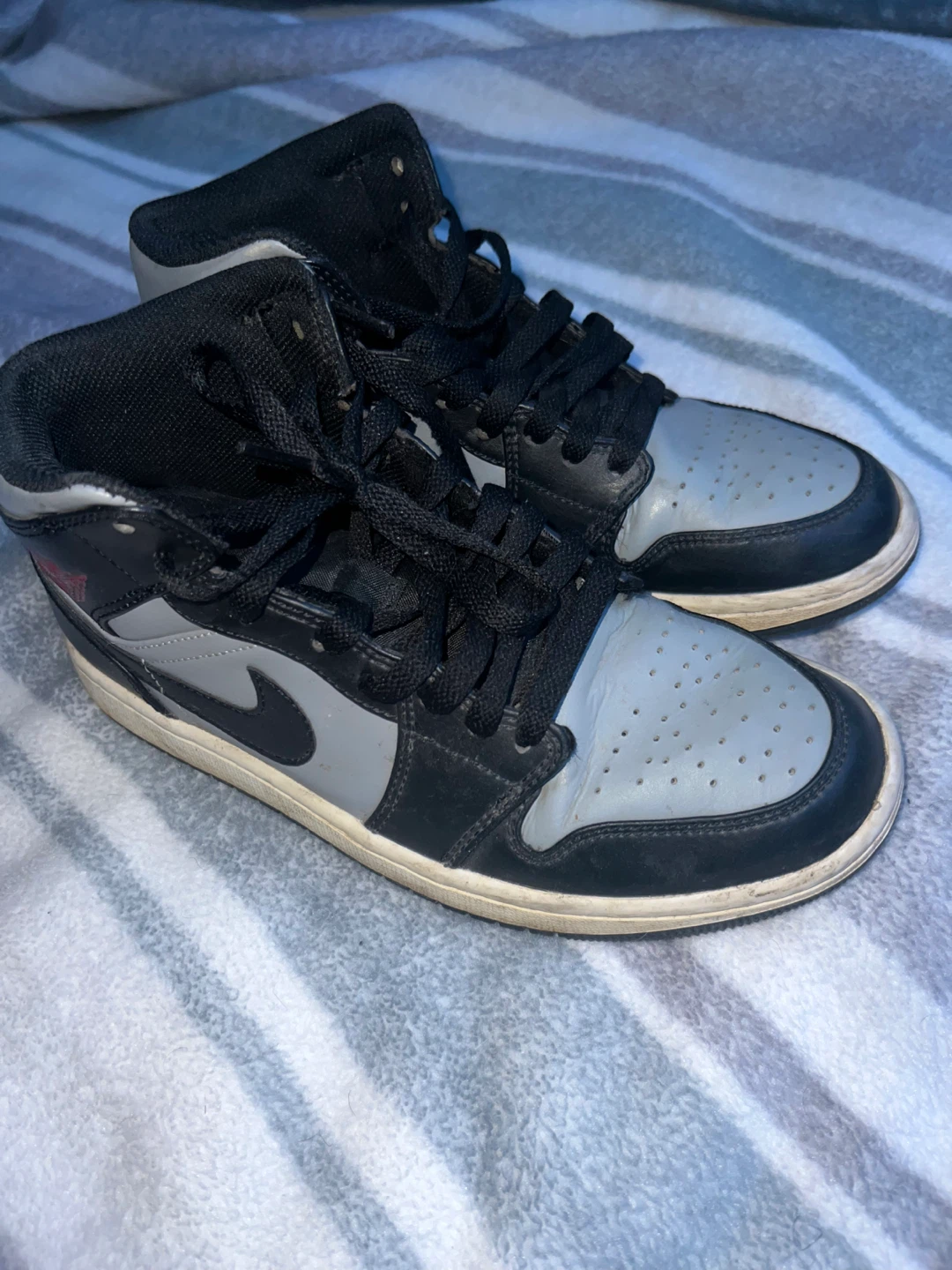 Air Jordan 1 Mid SE 'Light Smoke Grey' Size 8 - photo 2