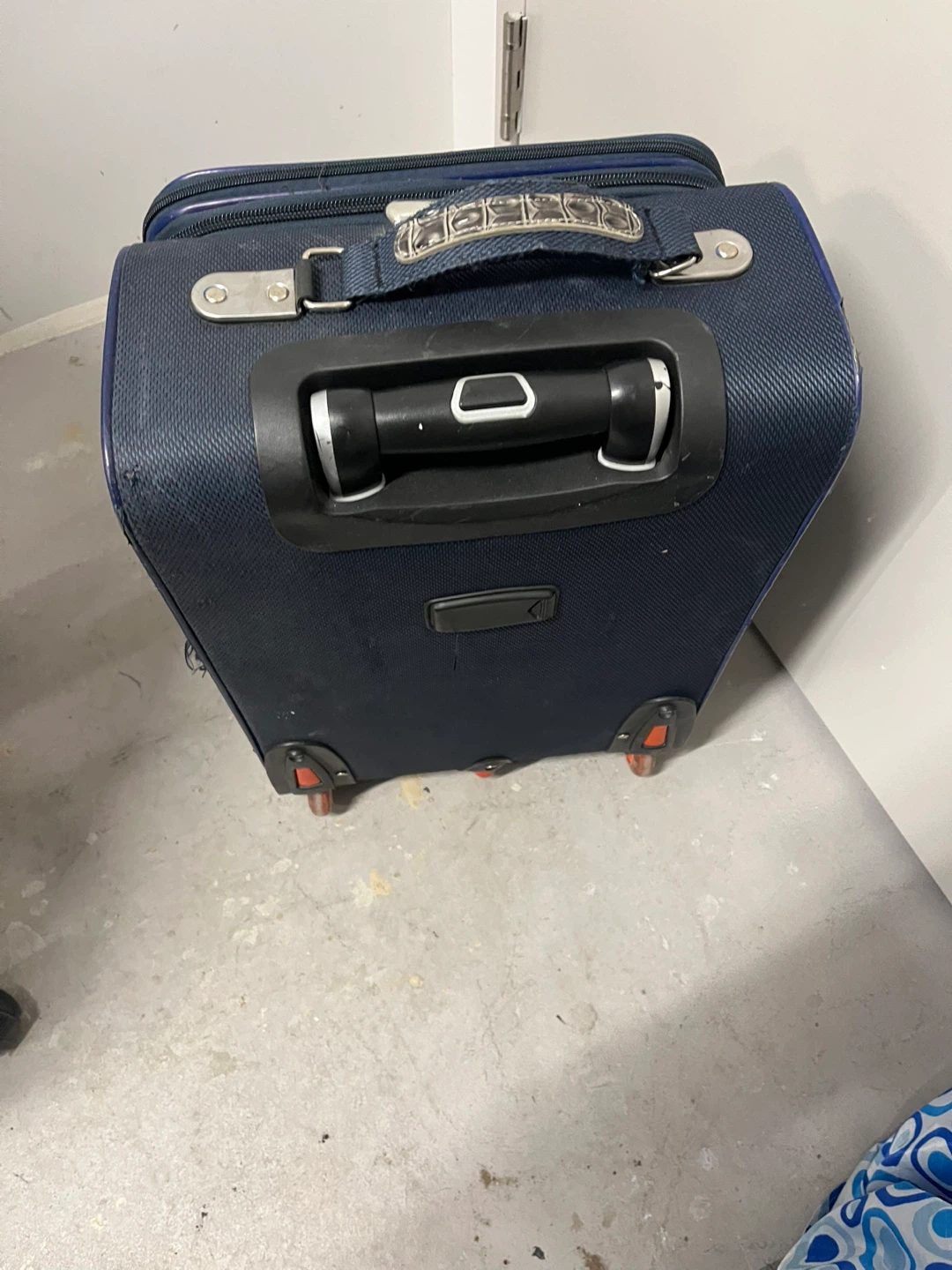 Blue Duffle Bag with Wheels and Telescopic Handle - photo 2