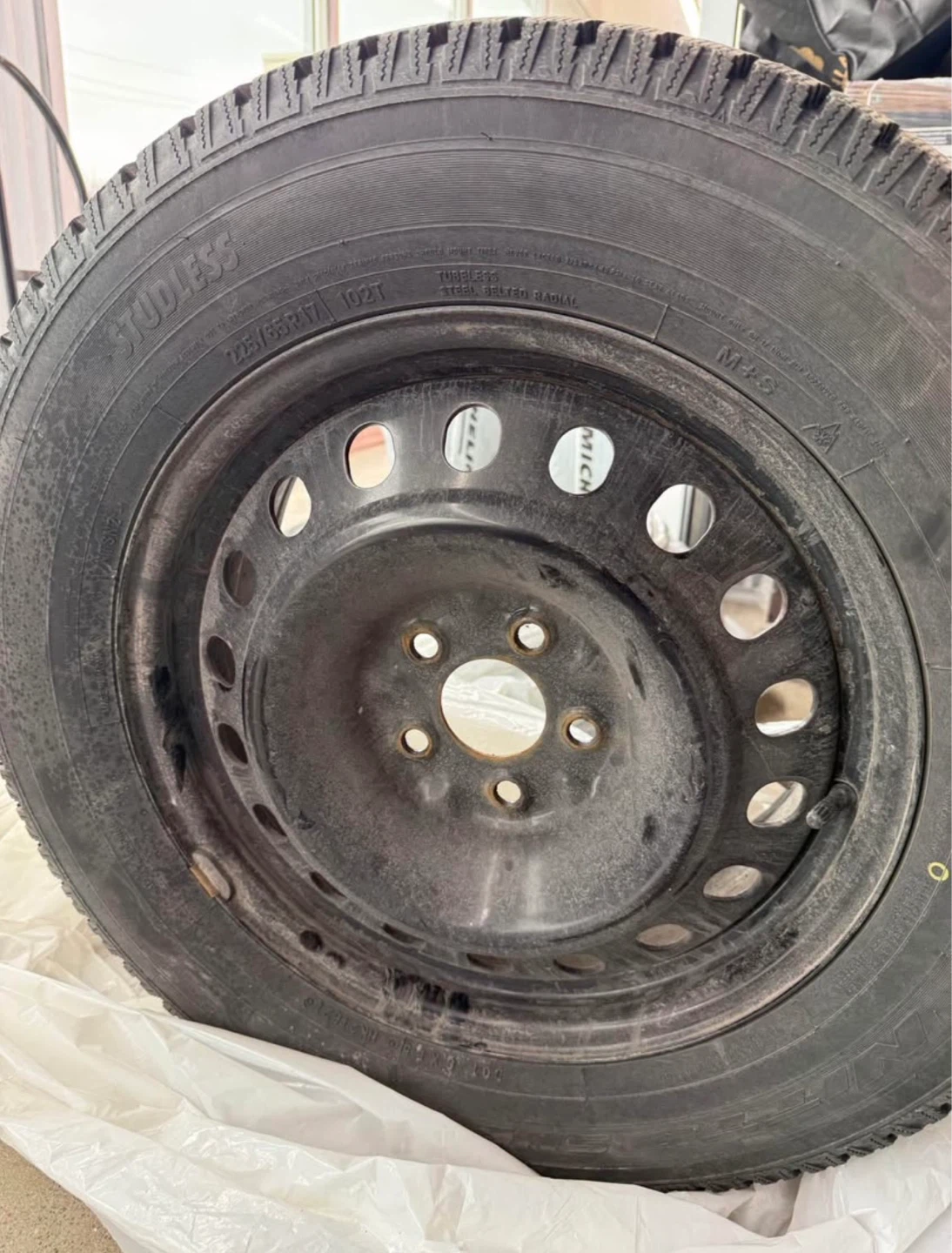 Michelin Winter Tire with Steel Rim - photo 4
