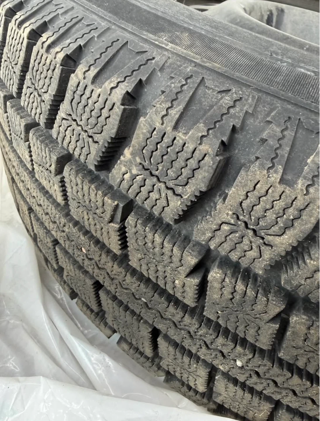 Michelin Winter Tire with Steel Rim - photo 2