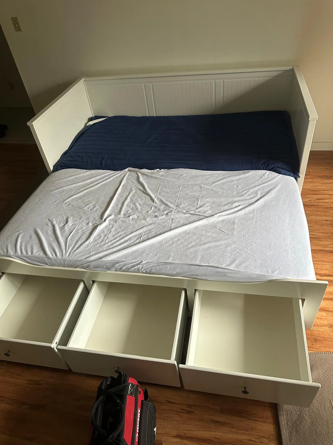 White Daybed with Storage Drawers - photo 3