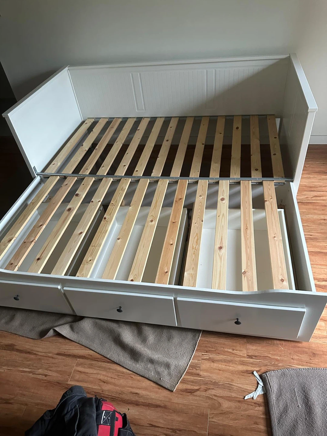 White Daybed with Storage Drawers