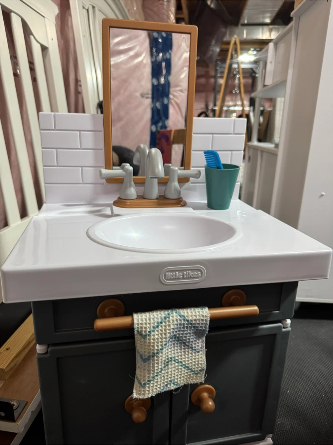 Little Tikes Toy Bathroom Vanity with Sink and Mirror
