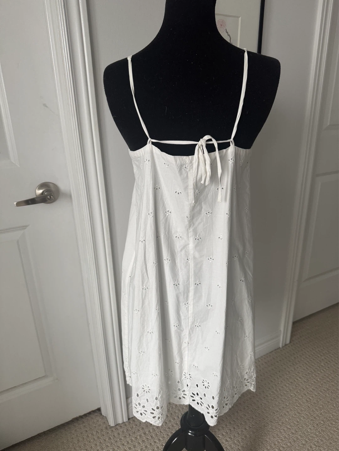 Gap White Eyelet Slip Dress size small euc - photo 2