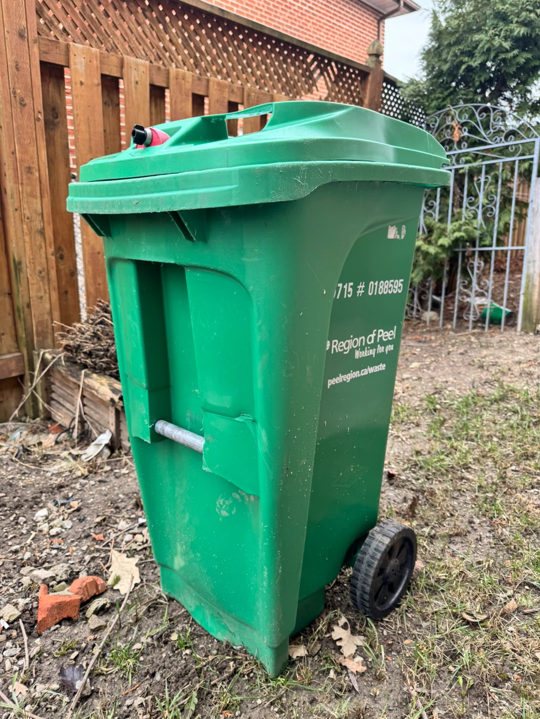Region of Peel Green Organics Bin with Wheels - photo 2