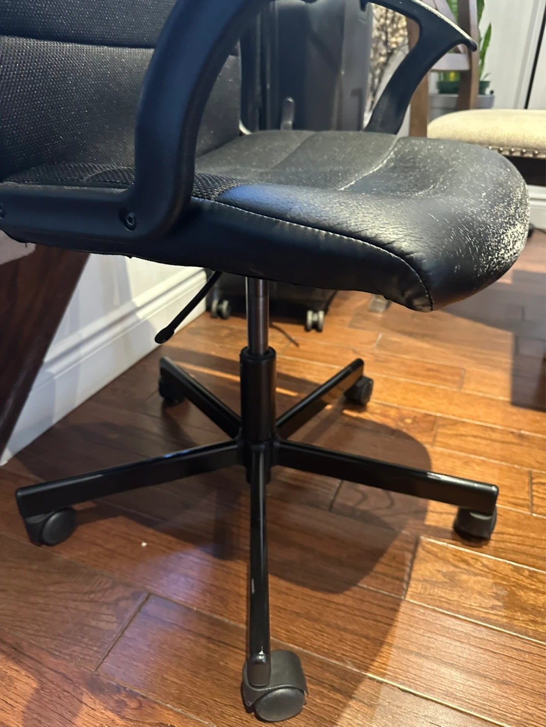 Black Office Chair - photo 2