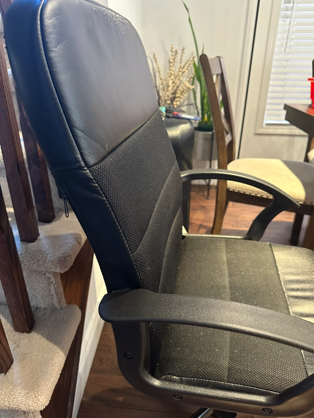 Black Office Chair - photo 3