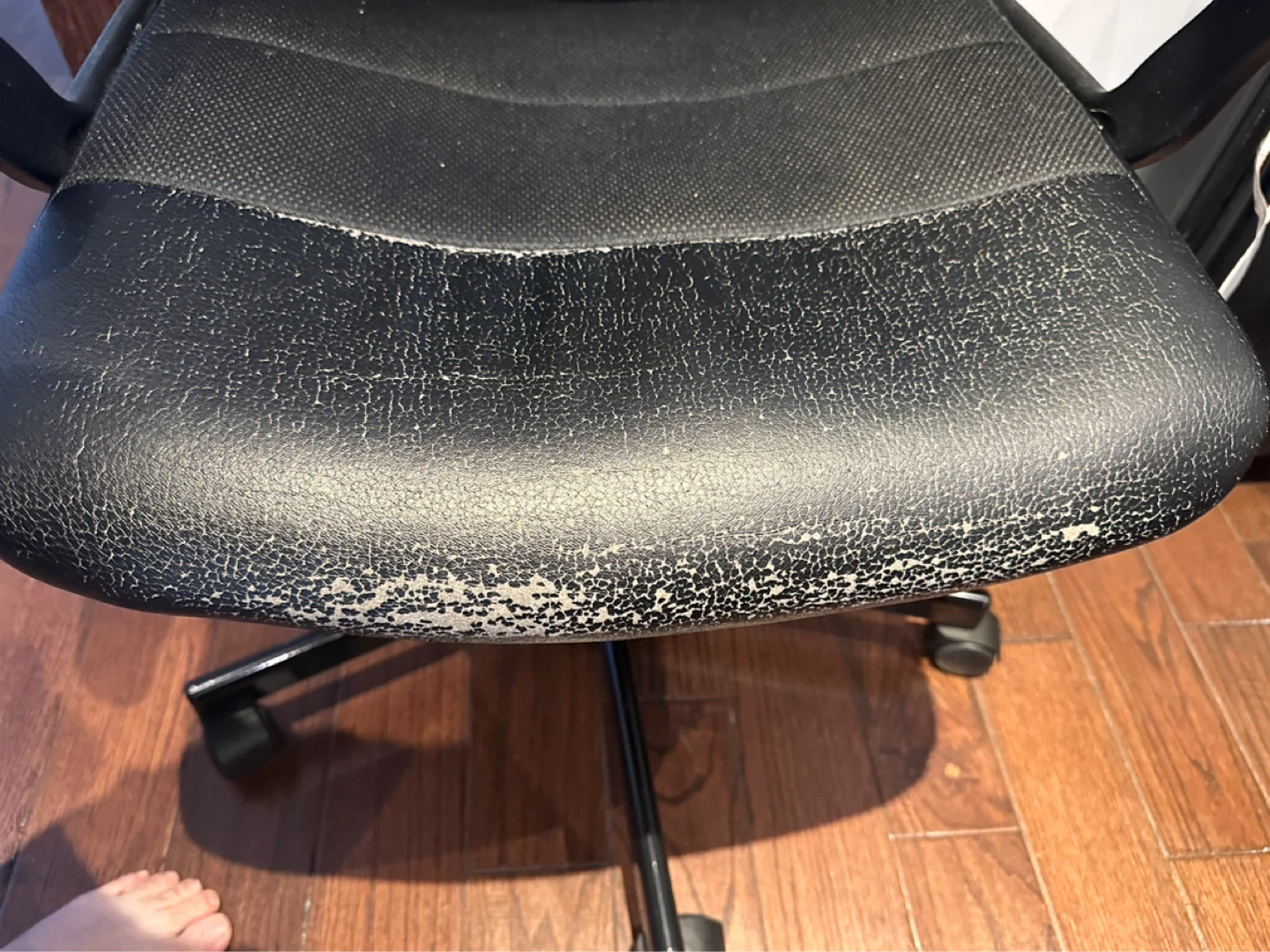 Black Office Chair - photo 5