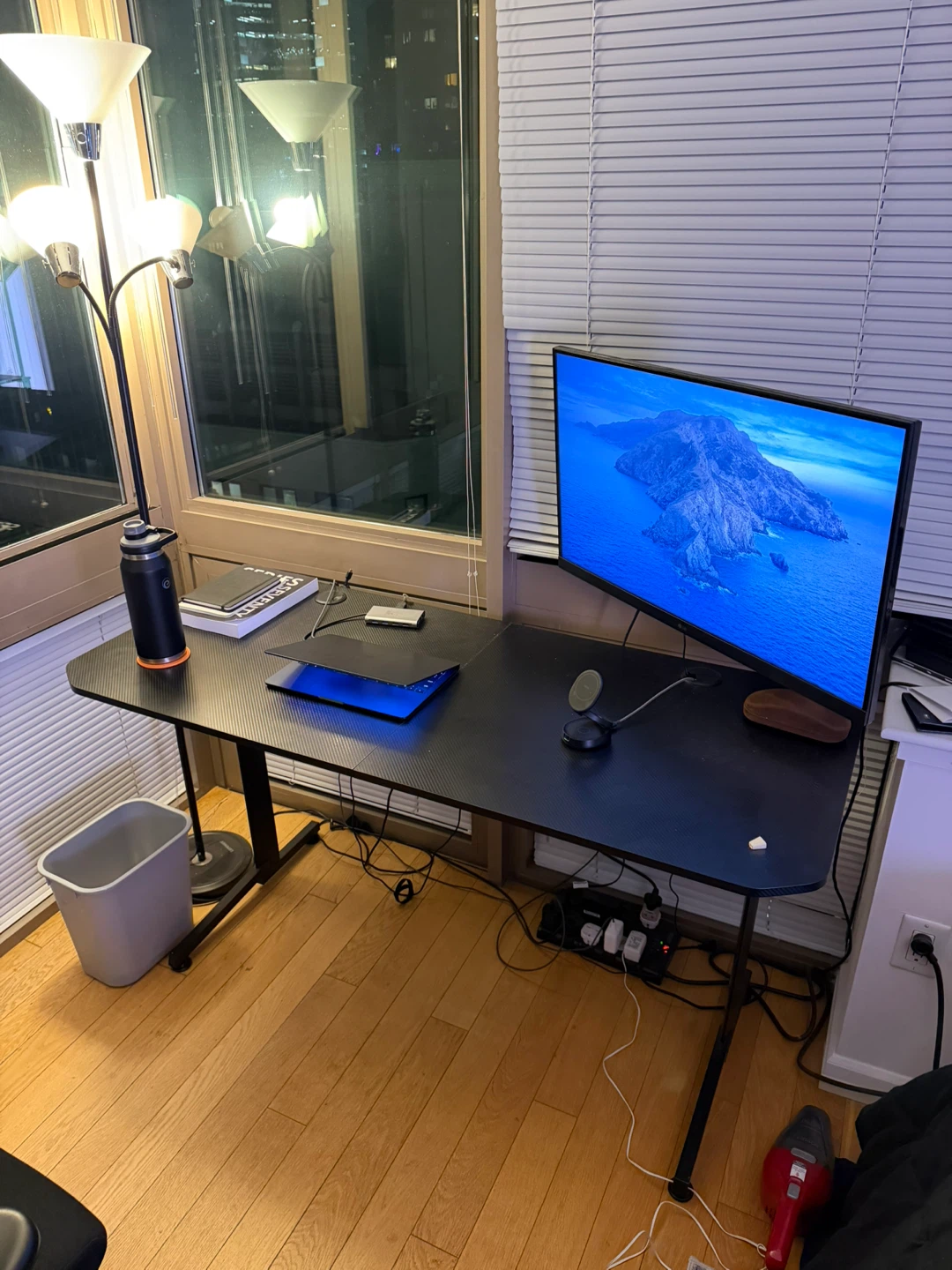Work Desk - photo 2