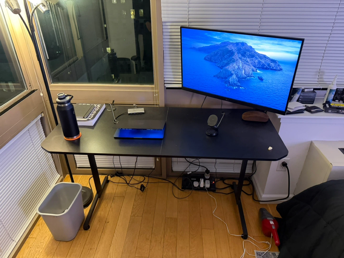 Work Desk - photo 3